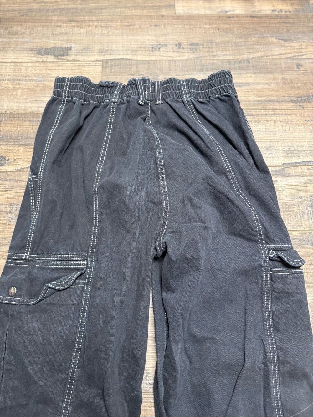 BDG Urban Outfitters Black Cargo Pants with Contrast Stitching Women's Size 31 - Picture 11 of 12